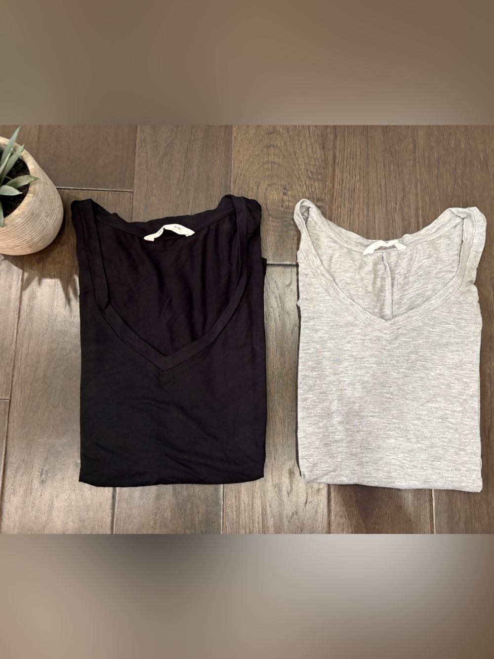 Bluenotes Black and Light Gray Short Sleeve Tees - V-Neck Set